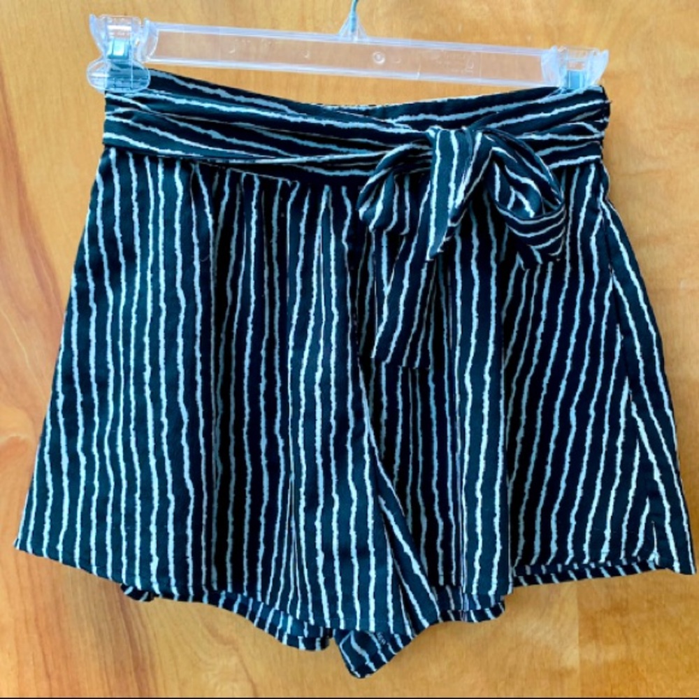 UO Flowy Shorts